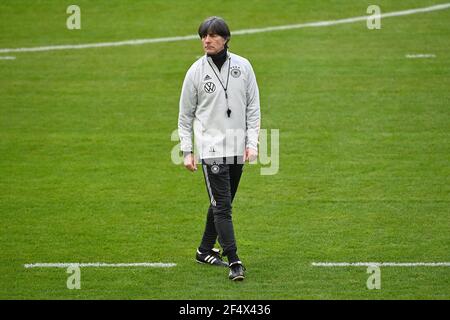 Allenatore federale Joachim Jogi Loew. GES / Fussball / DFB-Training Duesseldorf, Die Team, 23.03.2021 Calcio / Calcio: Formazione, pratica nazionale tedesca, Dusseldorf, 23 marzo 2021 | utilizzo in tutto il mondo Foto Stock