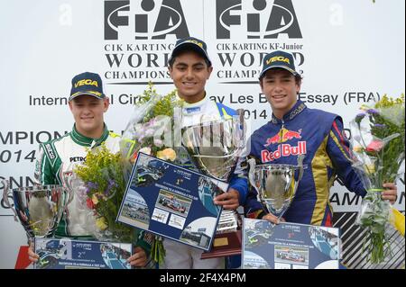 101 AHMED Enaam (GBR) fa Kart Vortex, podio ritratto con Junior Mick (GER) e BAZ Mauricio (VEN) durante il campionato del mondo karting 2014 dal 19 al 20 settembre 2014, sul circuito di Essay, in Francia. Foto KSP / DPPI Foto Stock