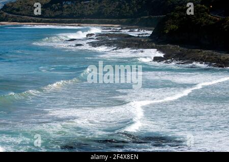 Vista da una sezione della Great Ocean Road, Victoria, Australia Foto Stock