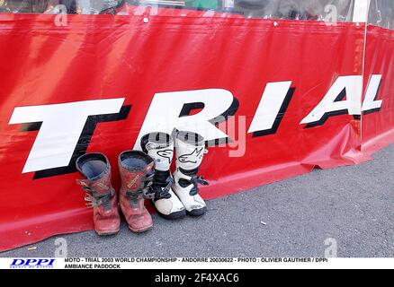 MOTO - PROVA CAMPIONATO DEL MONDO 2003 - ANDORRE 20030622 - FOTO : OLIVIER GAUTHIER / DPPI AMBIANCE PADDOCK Foto Stock