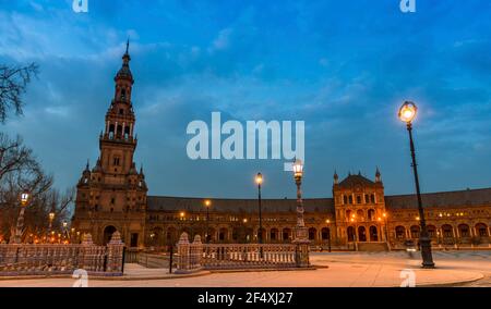 Piazza di Spagna alla fine della giornata, a Siviglia, Andalusia, Spagna Foto Stock