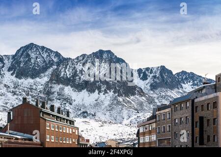 Paesaggio dei Pirenei, Pas de la Casa nel principato di Andorra tra Francia e Spagna Foto Stock