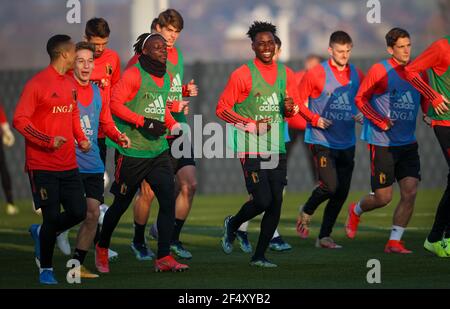 Youri Tielemans in Belgio, Yari Verschaeren in Belgio, Jeremy Doku in Belgio e Albert Sambi Lonkonga in Belgio hanno ritratto durante una sessione di formazione di Foto Stock