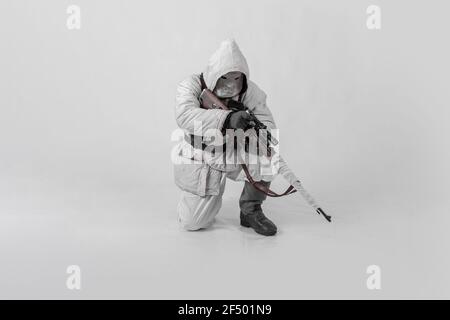 Attore maschile nell'uniforme militare invernale di un soldato tedesco, il periodo 1941-1945, la seconda guerra mondiale Foto Stock