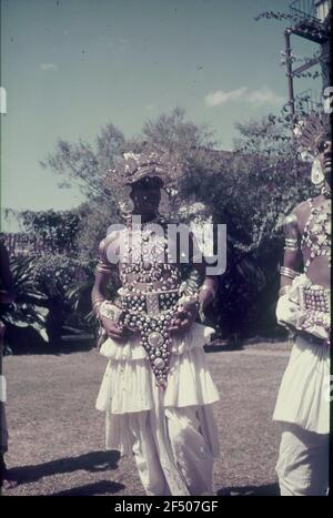 Foto di viaggio. Ballerina (magari in un festival di danza a Bali) Foto Stock