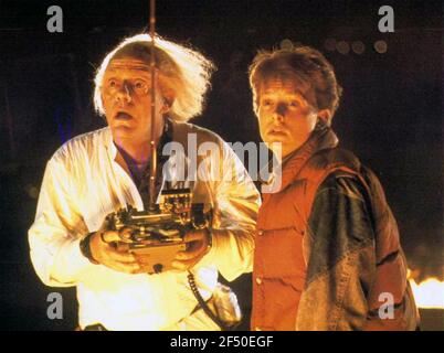 TORNA AL FUTURO 1985 Universal Pictures film con Christopher Lloyd a sinistra e Michael H. Fox Foto Stock