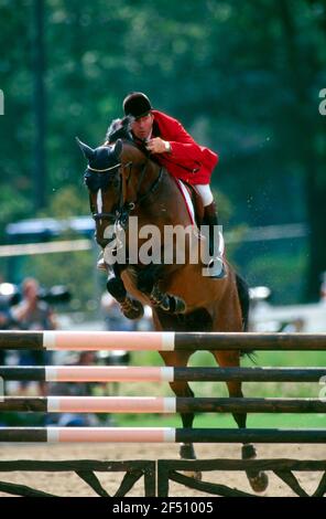 Ai giochi olimpici di Atlanta, agosto 1996, Michael Whitaker (GBR) riding due fase 2 Foto Stock