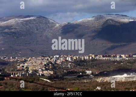 Isernia, Italia - 23 marzo 2021: Panorama della città Foto Stock