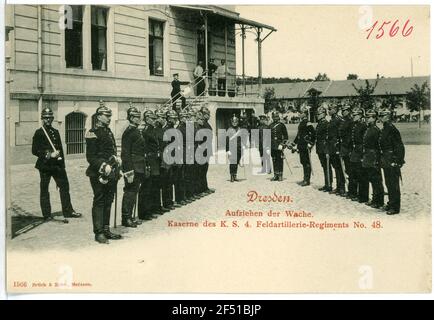 Artiglieria da campo - caserma Dresda. Barrack del 4° Reggimento dell'artiglieria di campo reale sassone n. 48, ascensore per orologi Foto Stock