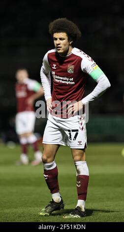 NORTHAMPTON, INGHILTERRA. 23 MARZO: Shaun McWilliams di Northampton Town durante la partita Sky Bet League 1 tra Northampton Town e Oxford United al PTS Academy Stadium di Northampton martedì 23 Marzo 2021. (Credit: James HolyOak | MI News) Credit: MI News & Sport /Alamy Live News Foto Stock