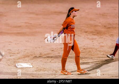 La Texas Longhorns Woman Softball Team affronta il Messicana Woman National Team in gioco torneo Foto Stock