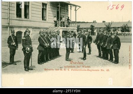 Artiglieria da campo - caserma Dresda. Barrack del 4° Reggimento dell'artiglieria di campo reale sassone n. 48, ascensore per orologi Foto Stock