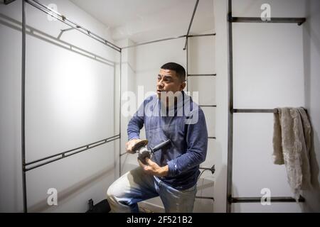 Ritratto dell'attrezzo di preparazione del falegname di metallo colombiano Foto Stock