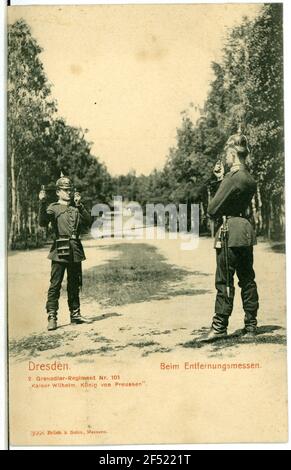 Durante la misurazione, 2° reggimento Grenadier n. 101 Dresda. 2. Reggimento granadier No.11 'Kaiser Wilhelm, re di Prussia'. Durante la rimozione Foto Stock