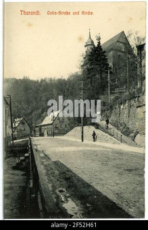 Cotta strada con la chiesa Tharandt. Cotta strada con chiesa Foto Stock