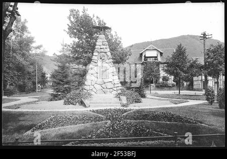 Bad Lauterberg. Monumento guerriero nel giardino del corso Foto Stock