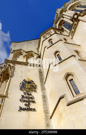 Londra, Inghilterra, Regno Unito. Tribunali reali di giustizia / "i tribunali legali" nello Strand Foto Stock