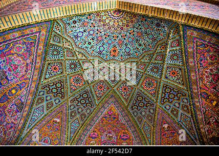 Geografia / viaggio, moschea Nasir ol Molk, Shiraz, costruito 1876 - 1888, vista esterna, diritti aggiuntivi-clearance-Info-non-disponibile Foto Stock