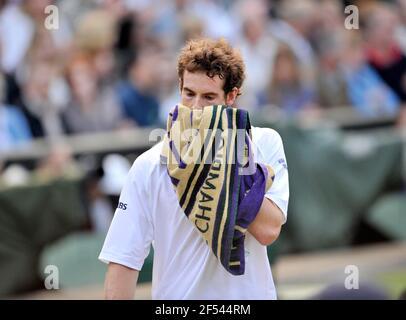 WIMBLEDON CAMPIONATI DI TENNIS 2008. 9° GIORNO 2/7/2008 MENS QUATER-FINAL. ANDY MURRAY V R.NADEL. IMMAGINE DAVID ASHDOWN Foto Stock