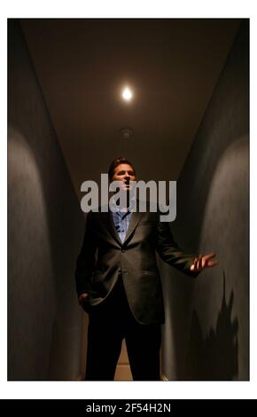 Val Kilmer a Londra per promuovere il suo nuovo film Wonderlandpic David Sandison 6/5/2004 Foto Stock