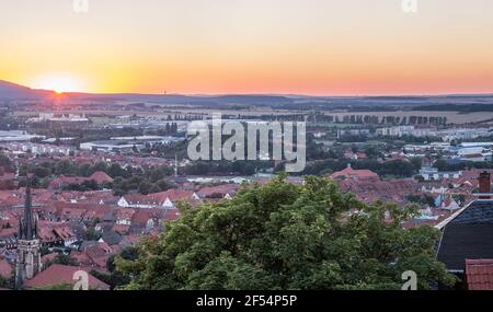 Geografia / viaggio, Germania, Sassonia-Anhalt, Wernigerode in serata, diritti aggiuntivi-clearance-Info-non-disponibile Foto Stock