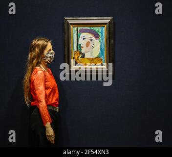 Londra UK 24 marzo 2021 un ritratto importante di Picasso inosservato per quasi 40 anni, Femme au Béret Mauve sarà mostrato in città di tutto il mondo prima di essere offerto per la vendita a Bonhams Impressionist e Modern Art sale a New York giovedì 13 maggio. Ha una stima di 10,000,000-15,000,000.Paul Quezada-Neiman/Alamy Live News Foto Stock