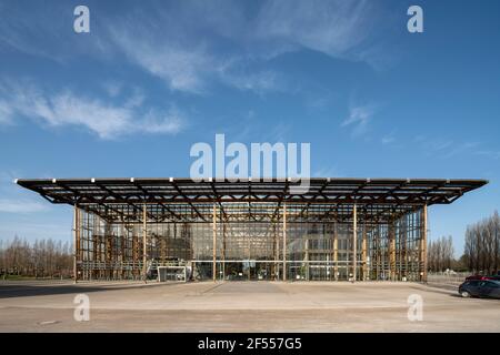 Herne, Akademie Mont-Cenis, Fortbildungsakademie des Landes Nordrhein-Westfalen, 1994 von dem Architekturbüro HHS Planer + Architekten AG und Jourda & Foto Stock