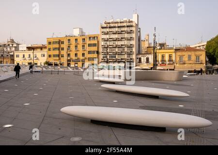 L'architettura moderna e futuristica di piazza Eleftheria a Nicosia La capitale Cipro Foto Stock