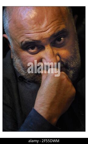 Alexei Sayle nel Russel Hoyel a London.pic David Sandison 26/8/2003 Foto Stock