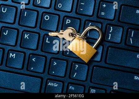 Blocco di sicurezza sulla tastiera del computer - concetto di protezione del computer, sicurezza Internet. Foto Stock