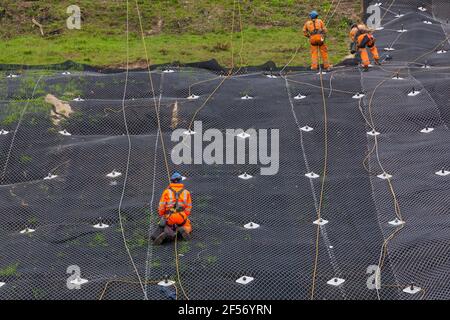 Lavori di stabilizzazione della scogliera in corso a Canford Cliffs, Poole, Dorset UK nel mese di marzo Foto Stock