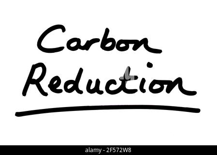 Riduzione del carbonio, scritta a mano su sfondo bianco. Foto Stock