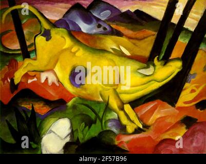 Franz Marc opera d'arte dal titolo The Yellow Cow. Una mucca gialla che si schiumava in un paesaggio colorato con montagne sullo sfondo. Foto Stock