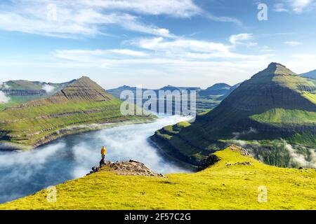 Maestose vedute sui fiordi di Funningur Foto Stock