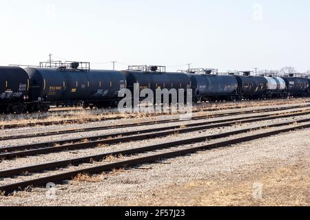 Treno auto e binari ferroviari, Midwest USA, di James D Coppinger/Dembinsky Photo Assoc Foto Stock