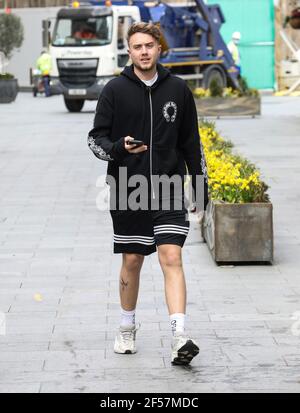 Londra, Regno Unito. 24 Marzo 2021. Roman Kemp ha visto partire dal suo show FM Capital presso i Global radio Studios di Londra. (Foto di Brett Cove/SOPA Images/Sipa USA) Credit: Sipa USA/Alamy Live News Foto Stock