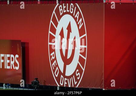 LEUVEN, BELGIO - MARZO 24: Logo dei Diavoli rossi belgi durante la partita dei qualificatori della Coppa del mondo tra Belgio e Galles a Den Dreef il 24 marzo 2021 i Foto Stock
