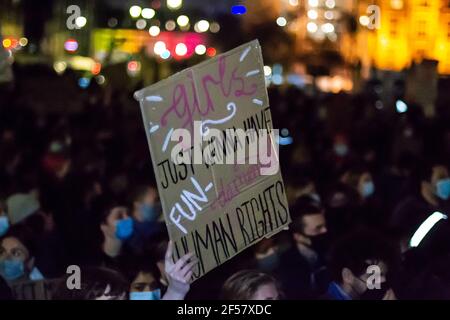 PARLIAMENT SQUARE, LONDRA, INGHILTERRA - 16 marzo 2021: Manifestanti contro LA protesta DI UCCIDERE IL DISEGNO DI LEGGE a Londra Foto Stock