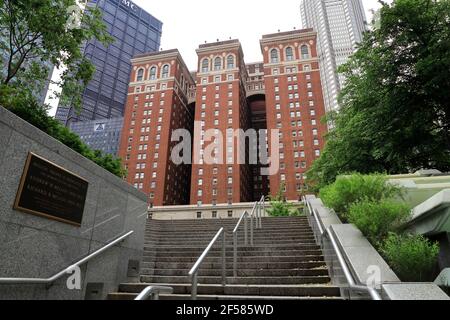 Vista esterna dello storico Omni William Penn Hotel a William Penn Place, nel centro di Pittsburgh. Pennsylvania.Stati Uniti Foto Stock