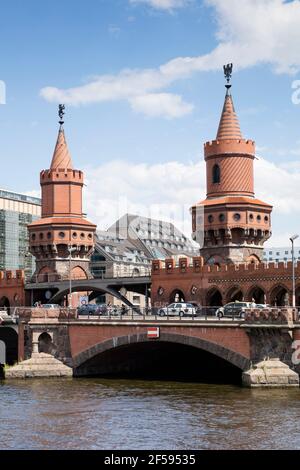 Geografia / viaggio, Germania, Berlino, Ponte Oberbaum, gotico in mattoni rossi, Informazioni-aggiuntive-diritti-liquidazione-non-disponibili Foto Stock