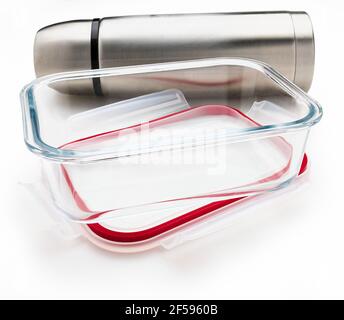 Tupperware in vetro vuoto e thermos in acciaio inox. Isolato su sfondo  bianco Foto stock - Alamy