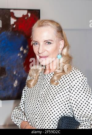 La principessa Michael di Kent frequenta la notte di apertura della Contini Art Gallery, Mayfair, Londra Foto Stock