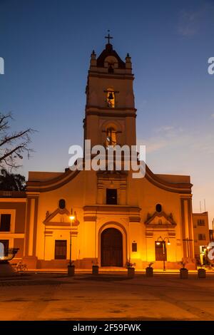 Cuba, Camaguey, Provincia di Camaguey, Plaza de los Trabajadores, Iglesia De Nuestra Señora De la Merced Foto Stock