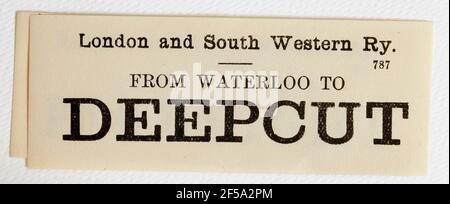 Etichetta del treno Vintage Midland & South Western Railway - da Da Londra Waterloo a Deepcut Foto Stock