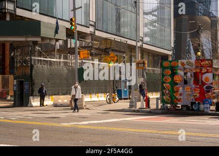 New York, Stati Uniti. 25 Marzo 2021. Sviluppo nei cantieri Hudson e dintorni martedì 23 marzo 2021. (ÂPhoto di Richard B. Levine) Credit: Sipa USA/Alamy Live News Foto Stock