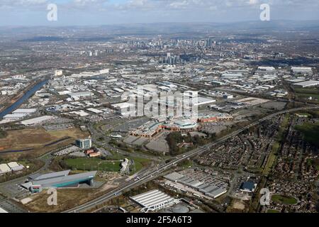 Vista aerea dello skyline di Manchester dalla M6 AT Trafford Foto Stock