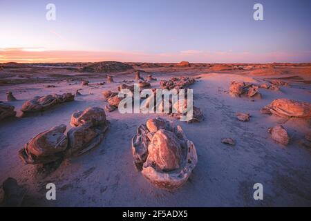 Famosa formazione di "uova alienate" di fango, Bad Lands, New Mexico Foto Stock