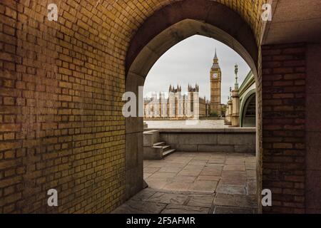 Le Camere del Parlamento dal Ponte di Westminster a Londra Foto Stock