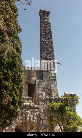 Le rovine del castello del duca Alessandro di Oldenburg, luglio di 2018 anni, Abkhazia, Gagra. Foto Stock