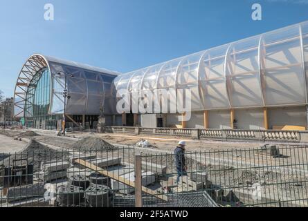 TEMPORANEO GRAND PALAIS COSTRUITO DA EVENTI GL E PROGETTATO DA L'ARCHITETTO JEAN-MICHEL WILMOTTE Foto Stock